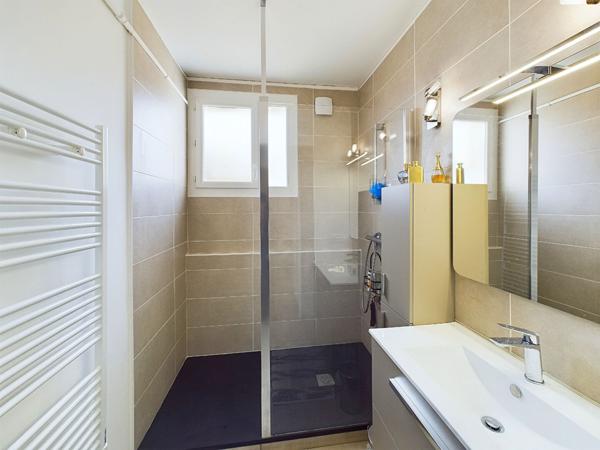Appartement rénové HYPER CENTRE T4 99.5 m² avec cave - Valence
