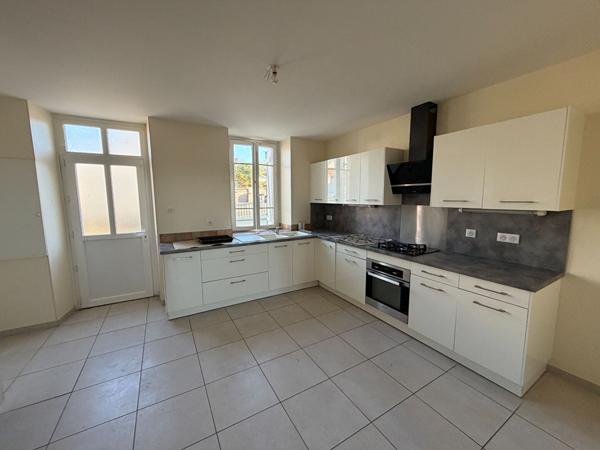 Maisons à La Chapelle-saint-ursin