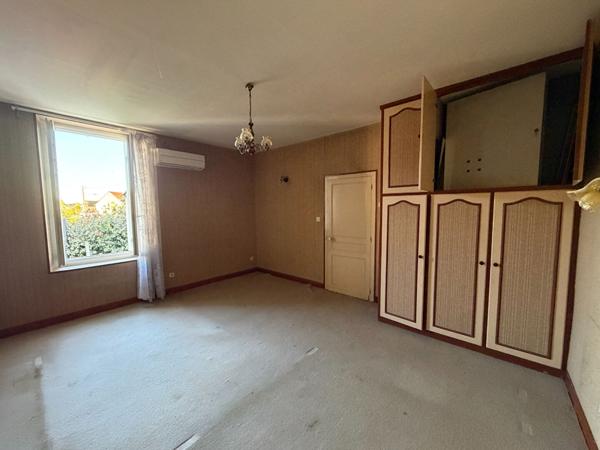 Maisons à La Chapelle-saint-ursin