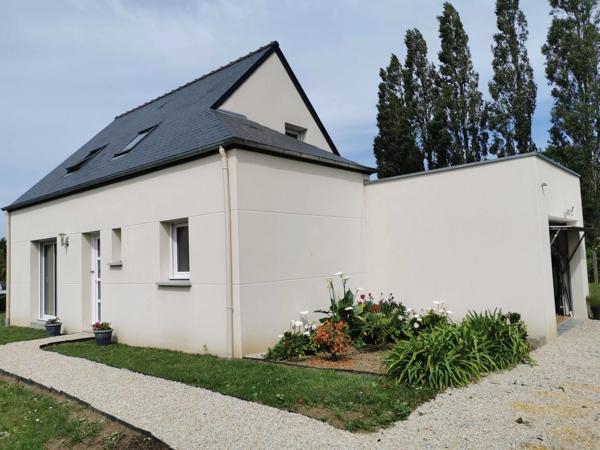 Maison contemporaine à Lanvallay