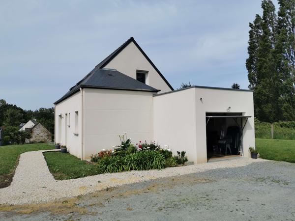 Maison contemporaine à Lanvallay