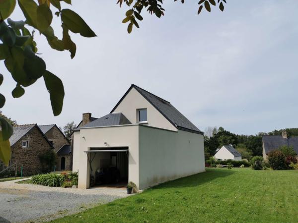 Maison contemporaine à Lanvallay