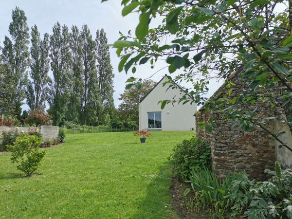Maison contemporaine à Lanvallay