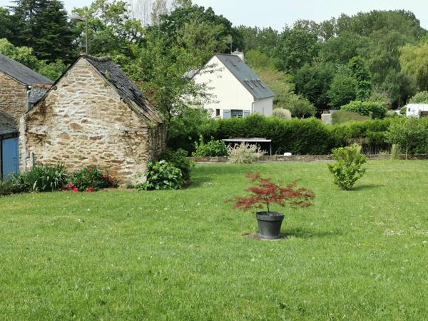 Maison contemporaine à Lanvallay