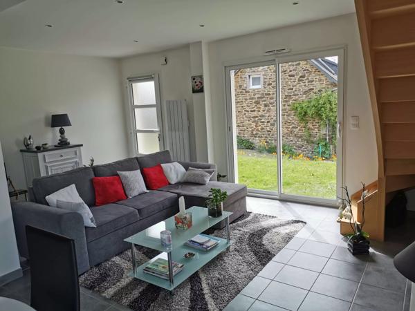 Maison contemporaine à Lanvallay