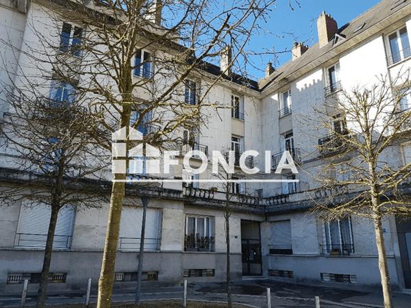 Location Studio meublé 12.09 m² - 9 PLACE ANATOLE FRANCE Tours 37000