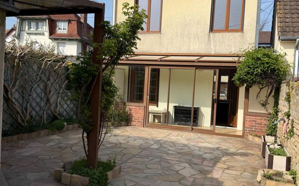 Maison à louer    3 pièces •  Cabourg