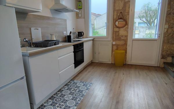 Maison à vendre    4 pièces •  Saint-Just-Luzac