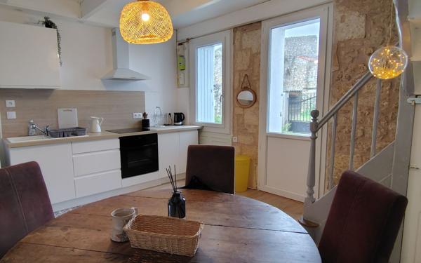 Maison à vendre    4 pièces •  Saint-Just-Luzac