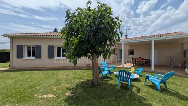 Maison  4 chambres de plain pied avec piscine et garage double
