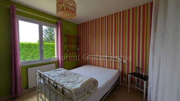 Maison  4 chambres de plain pied avec piscine et garage double