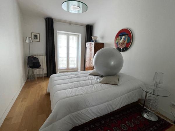 Appartement
                                                                                                                                                                                                                                                                                                                        4 pièce(s)                                                                                                                                                                                                          3 chambre(s)                                                                                                                                                                                                          161.79  m²