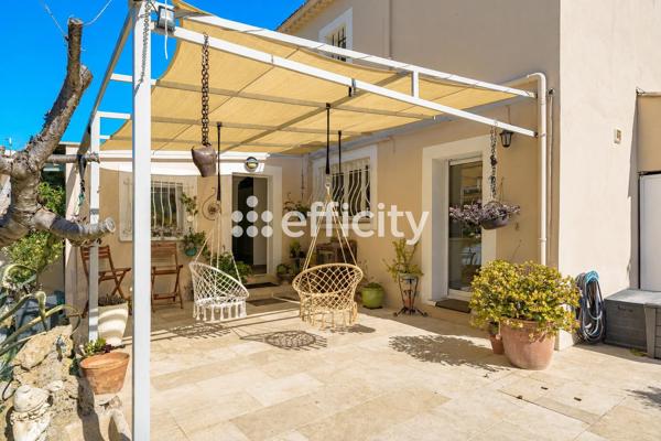 Maison
         7 pièces
        - 252 m² Bien prestige 890 000 € *