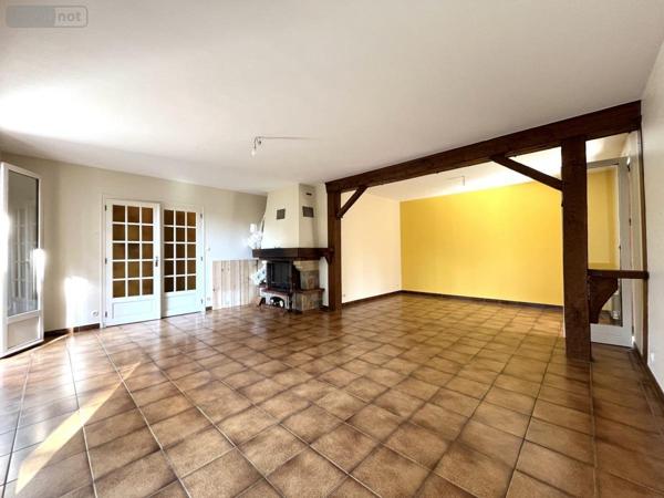 Maison à vendre à Connerré dans la Sarthe (72160), ref : 72033-32