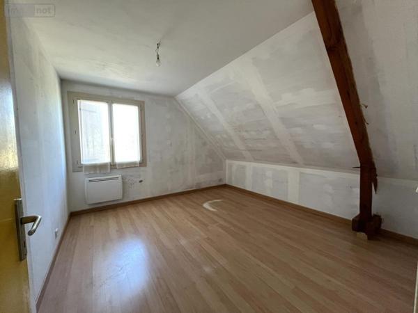 Maison à vendre à Connerré dans la Sarthe (72160), ref : 72033-32