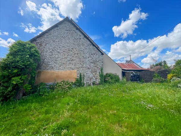 Taupont (56800) Charmante maison en pierre de 130m2.