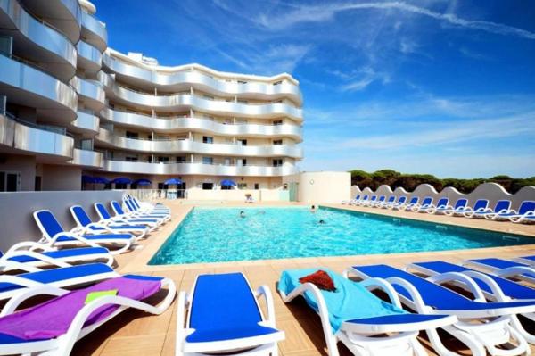 INVESTISSEMENT LOCATIF – LE BARCARES – Résidence de Tourisme Odalys Le Lotus Blanc – 8,92% de rentabilité