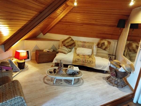 EXCLUSIVITE -PLEVIN- Charmante maison de 4 pièces sur sous-sol surélevé avec grand jardin arboré/paysager et plusieurs dépendances