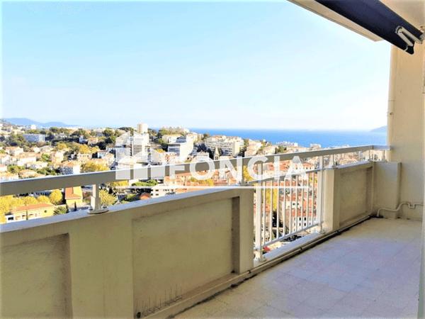 Location Appartement 5 pièces 102.4 m² - PLACE HORACE CRISTOL Toulon 83000