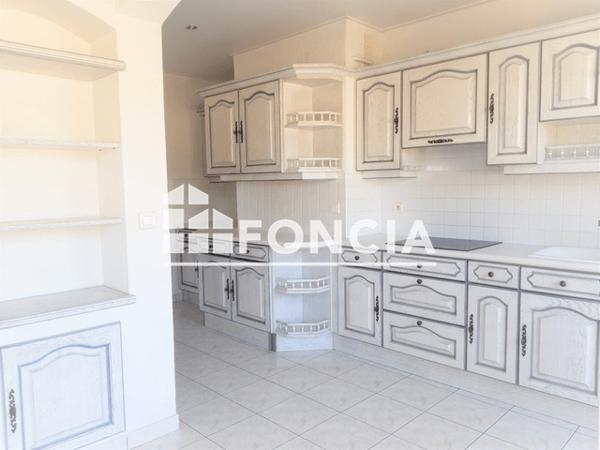 Location Appartement 5 pièces 102.4 m² - PLACE HORACE CRISTOL Toulon 83000
