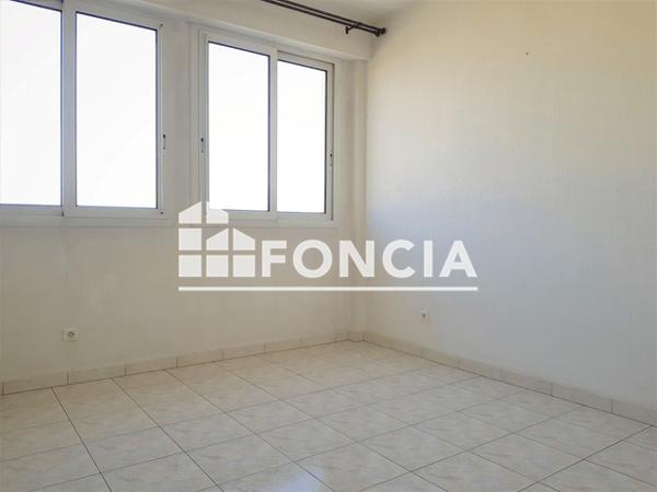 Location Appartement 5 pièces 102.4 m² - PLACE HORACE CRISTOL Toulon 83000