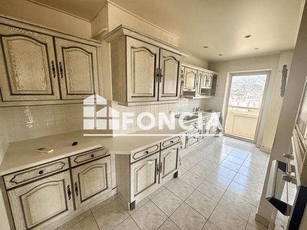 Location Appartement 4 pièces 102.4 m² - PLACE HORACE CRISTOL Toulon 83000