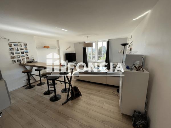 Location Appartement 3 pièces 89.65 m² - 62 PLACE DROUET D'ERLON Reims 51100