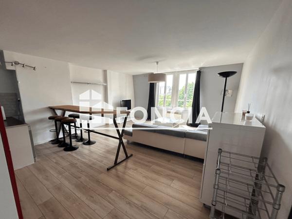Location Appartement 3 pièces 89.65 m² - 62 PLACE DROUET D'ERLON Reims 51100