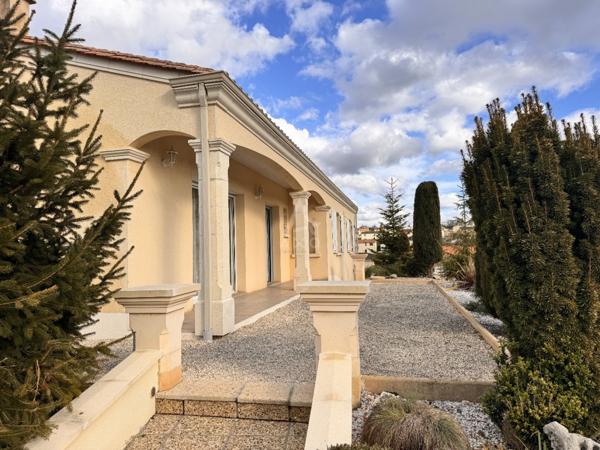 SOYAUX, secteur calme  Très jolie maison sur sous-sol total  Vue exceptionnelle