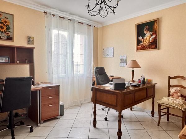 SOYAUX, secteur calme  Très jolie maison sur sous-sol total  Vue exceptionnelle