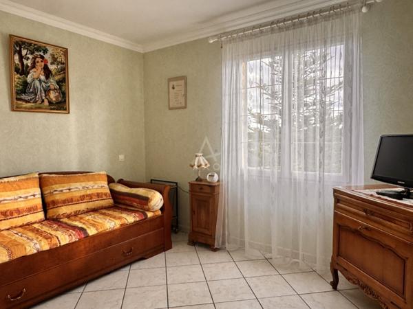 SOYAUX, secteur calme  Très jolie maison sur sous-sol total  Vue exceptionnelle