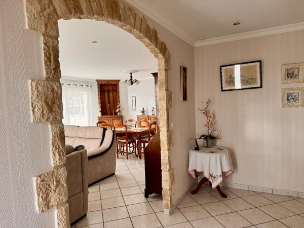 SOYAUX, secteur calme  Très jolie maison sur sous-sol total  Vue exceptionnelle