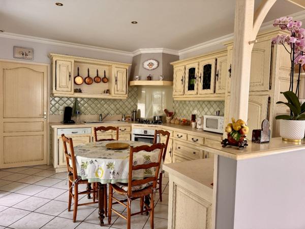 SOYAUX, secteur calme  Très jolie maison sur sous-sol total  Vue exceptionnelle