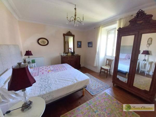 Vente immobilière : Propriété à Aigre  7 pièces 171 m² 283 500 €- FONCIERE CHARENTAISE AIGRE.