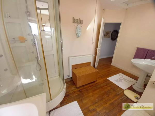 Vente immobilière : Propriété à Aigre  7 pièces 171 m² 283 500 €- FONCIERE CHARENTAISE AIGRE.