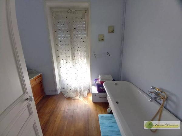 Vente immobilière : Propriété à Aigre  7 pièces 171 m² 283 500 €- FONCIERE CHARENTAISE AIGRE.