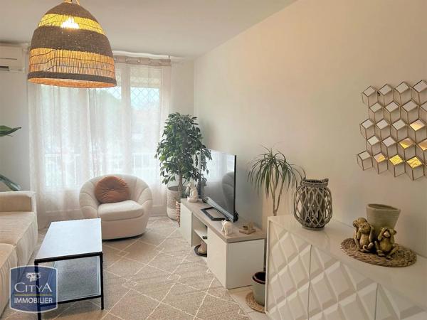 Appartement à louer 3 pièces 57.6m² Port-de-Bouc (13110)