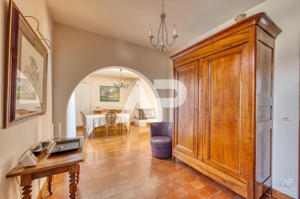 Maison Rueil Malmaison 7 pièce(s) 179m² 1 150 000 € **  - Référence  19932