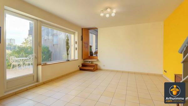 Vente                                                      Maison
                        
                     4 pièces                      85 m2                     à Oullins