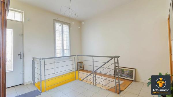 Vente                                                      Maison
                        
                     4 pièces                      85 m2                     à Oullins