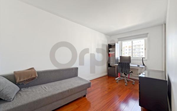 Appartement à louer    3 pièces • 59,40 m2 Paris 15