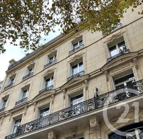 Appartement F5 à vendre  5 pièces - 178,58 m2 PARIS - 75008