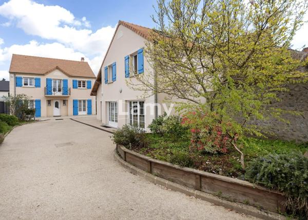 Propriété de 260 m² avec 2 habitations construite en 2000.