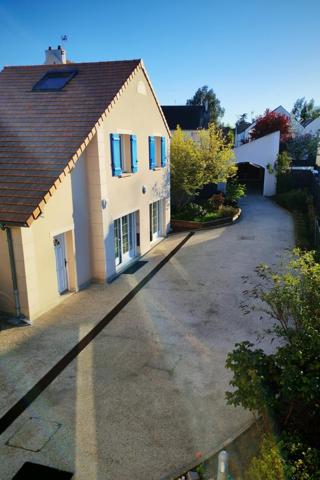 Propriété de 260 m² avec 2 habitations construite en 2000.