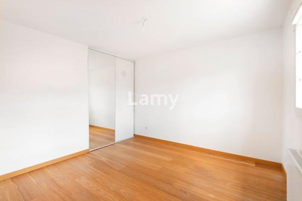 Propriété de 260 m² avec 2 habitations construite en 2000.