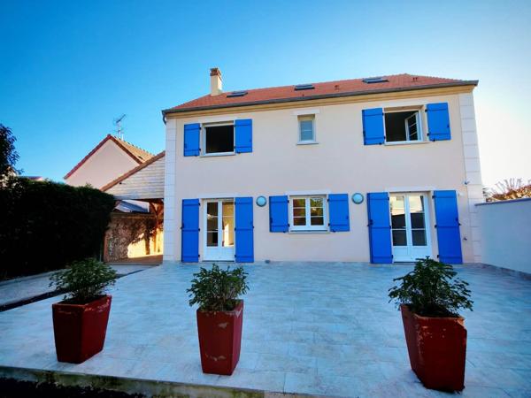 Propriété de 260 m² avec 2 habitations construite en 2000.