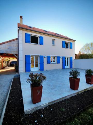 Propriété de 260 m² avec 2 habitations construite en 2000.