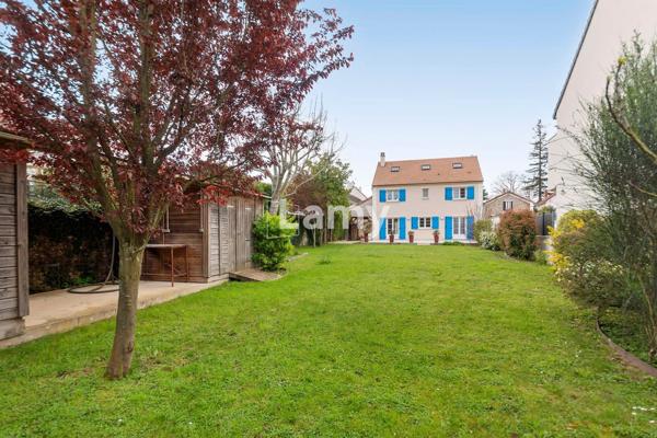 Propriété de 260 m² avec 2 habitations construite en 2000.