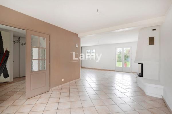 Propriété de 260 m² avec 2 habitations construite en 2000.