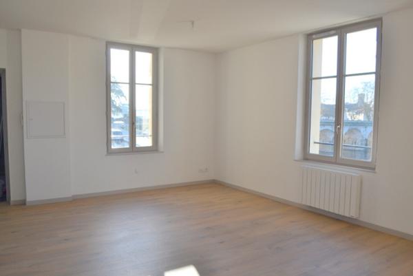 Appartement 4 pièces à louer Châtellerault - 86100 / Réf: 528